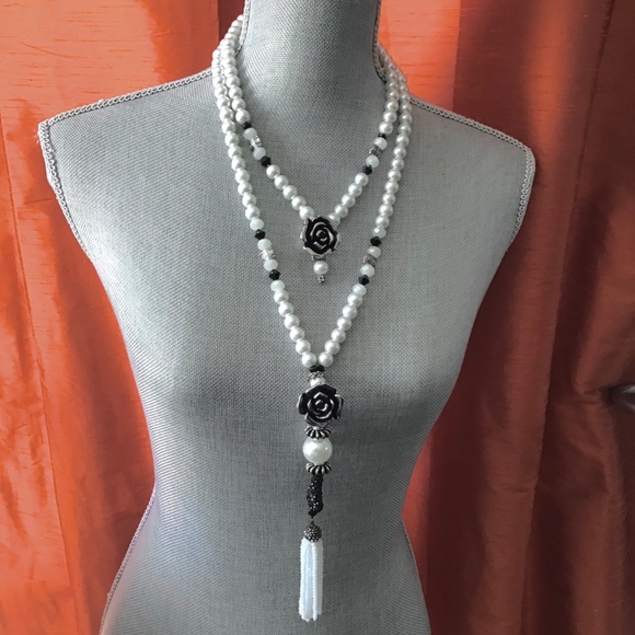 Tassel Two Strands Pearls Necklace - Picture 5 of 6